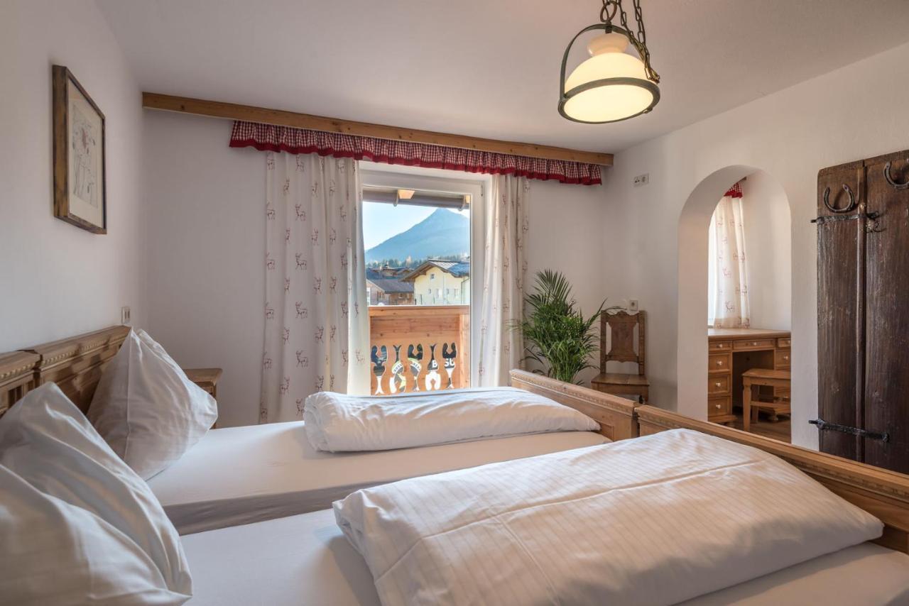 Alpenhostel "Das Besenhaus" Altenmarkt im Pongau Ngoại thất bức ảnh
