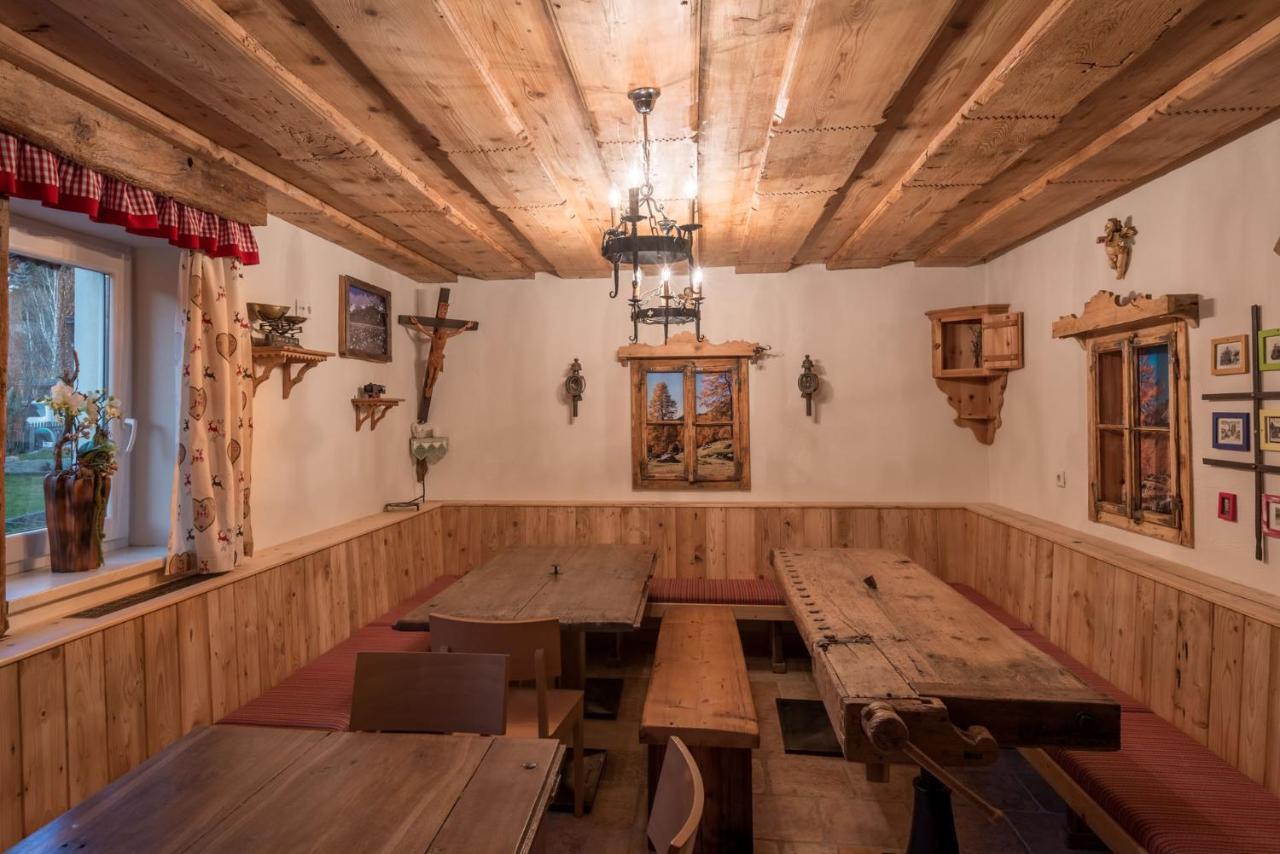 Alpenhostel "Das Besenhaus" Altenmarkt im Pongau Ngoại thất bức ảnh